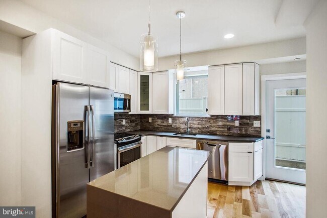 Building Photo - 3401 Hamilton St