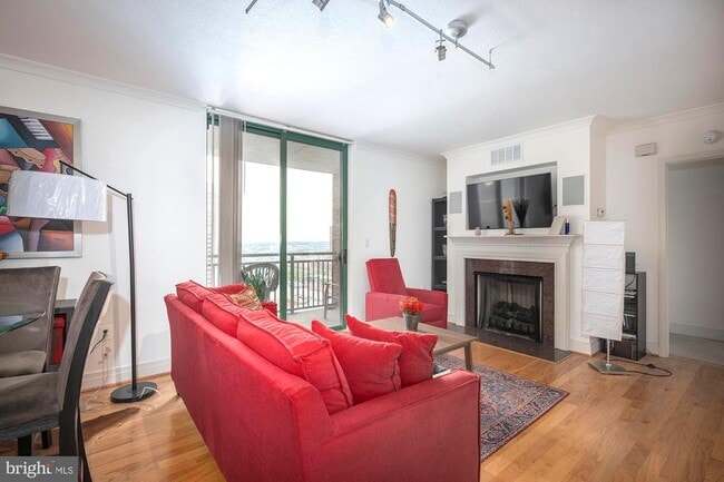 Building Photo - 414 Water St