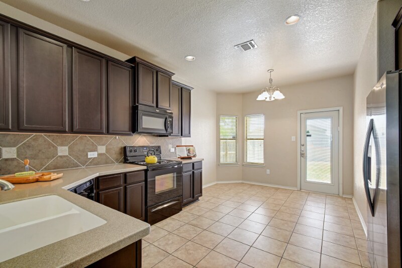 Building Photo - 3858 Bogie Way