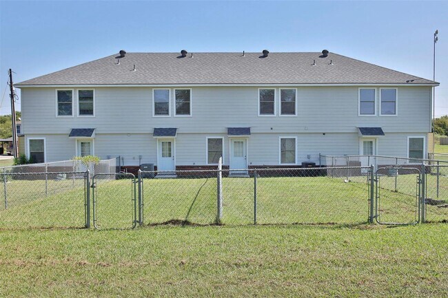 Building Photo - ? Spacious & Stylish 4-Bedroom Duplex?