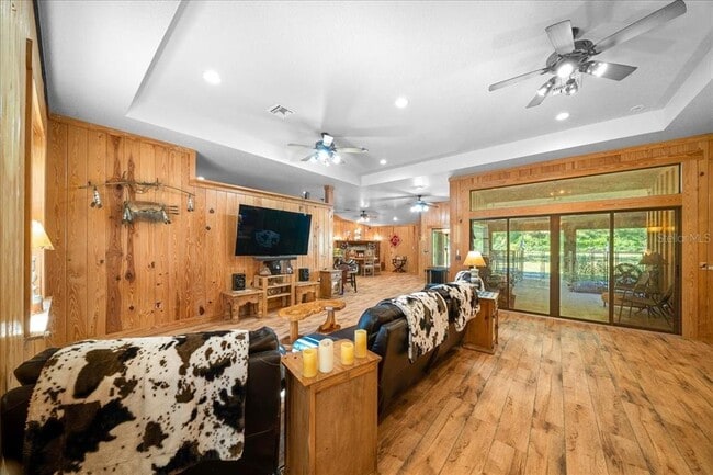 Building Photo - 3135 NE 49th St