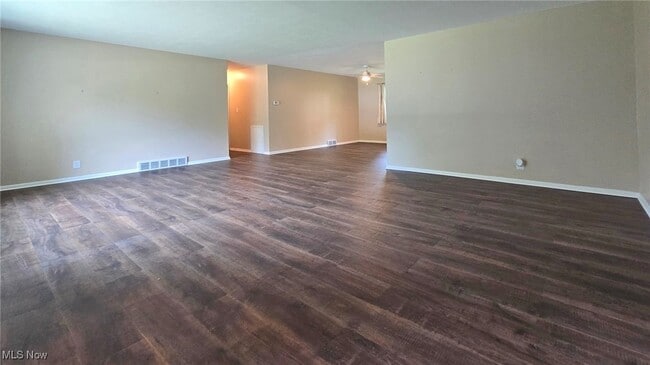 Building Photo - 6862 Westview Dr