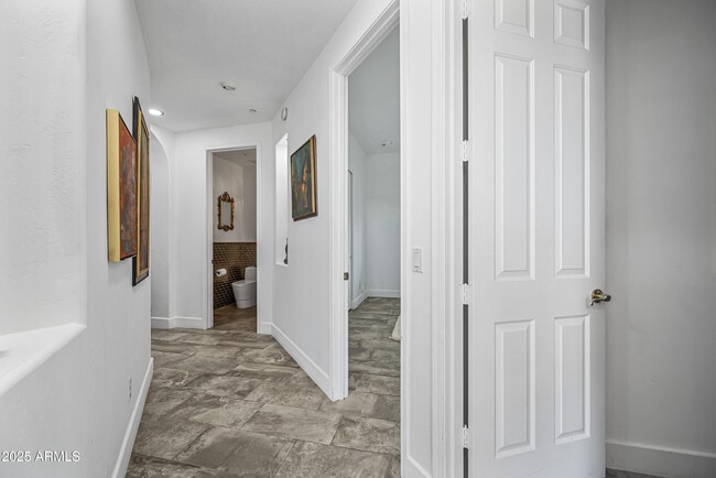 Building Photo - 15831 E Thistle Dr