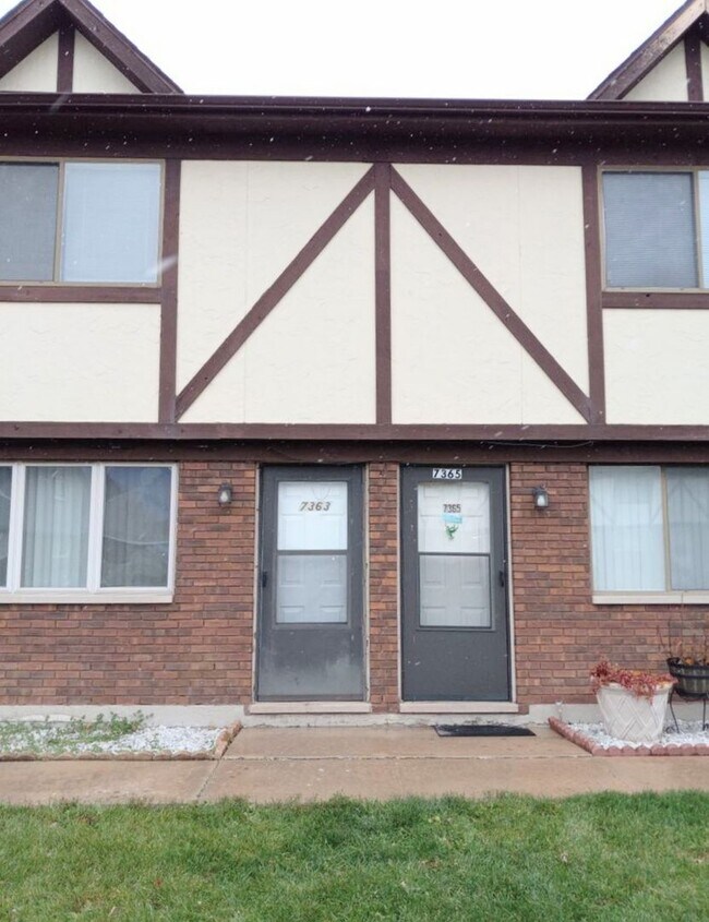 Building Photo - Your Next Home Is Calling—Don’t Wait!