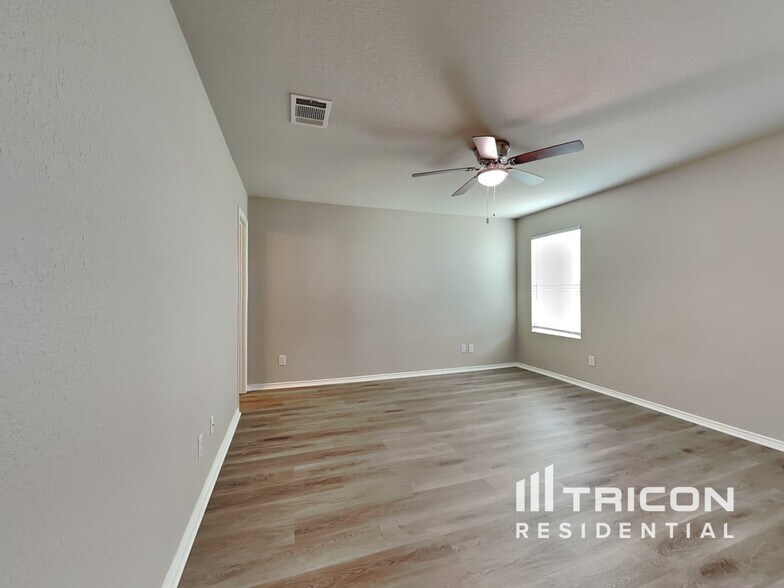 Building Photo - 9802 Marbach Brk