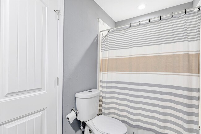 Primary Photo - 1746 Cloister Dr