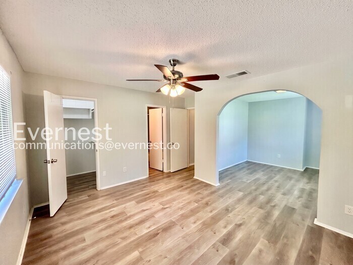 Building Photo - 1505 Hanover Dr