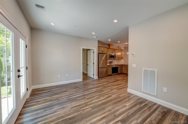 Building Photo - 1 Conklin St