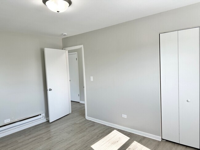 Building Photo - 9709 W Lorraine Dr