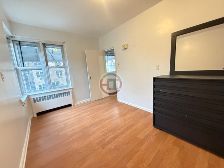 Building Photo - 1821 Edison Ave