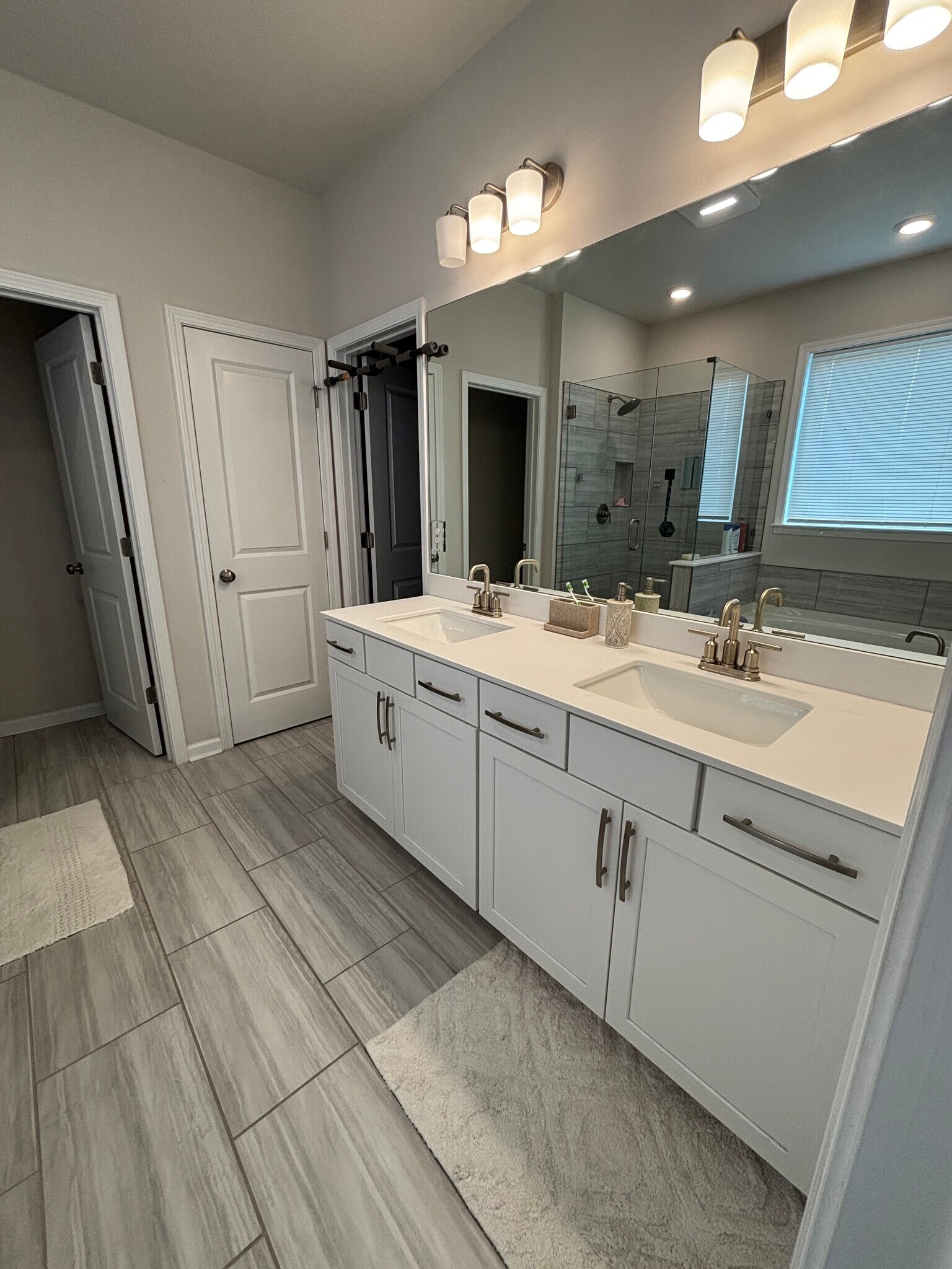 Master Bathroom - 719 Saffron Blvd