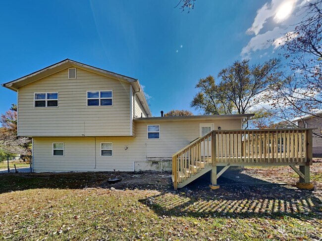 Building Photo - 2632 John Petree Rd