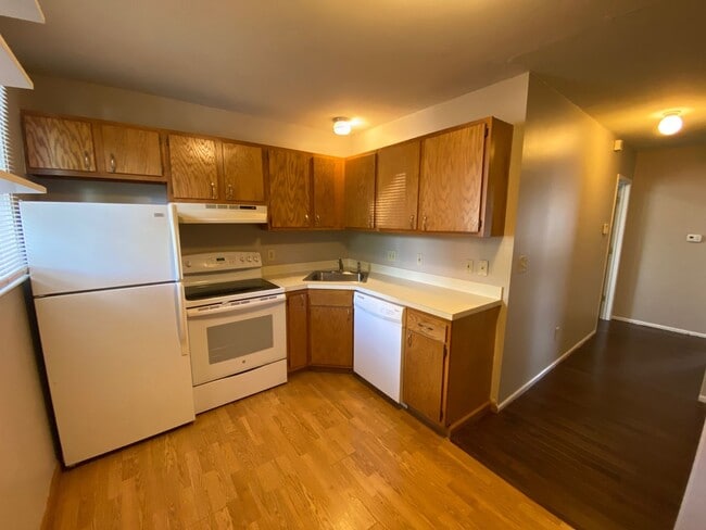 Building Photo - Sold to GW2 11/01/25 W Norwich Ave 32-34 TNR