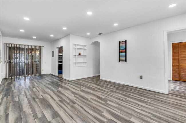 Building Photo - 701 Tamiami Canal Rd