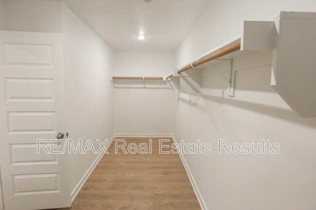 Building Photo - 203 Collie Ave