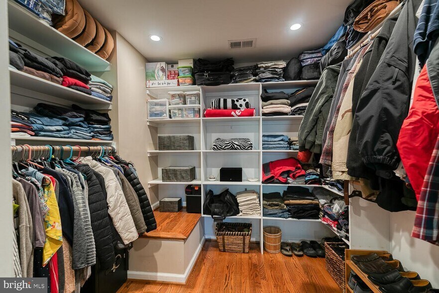 Building Photo - 1206 Riggs Ct