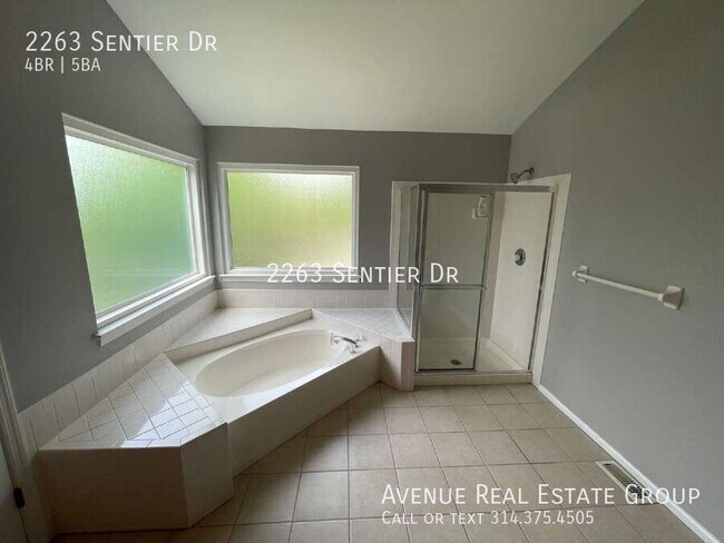 Building Photo - 2263 Sentier Dr