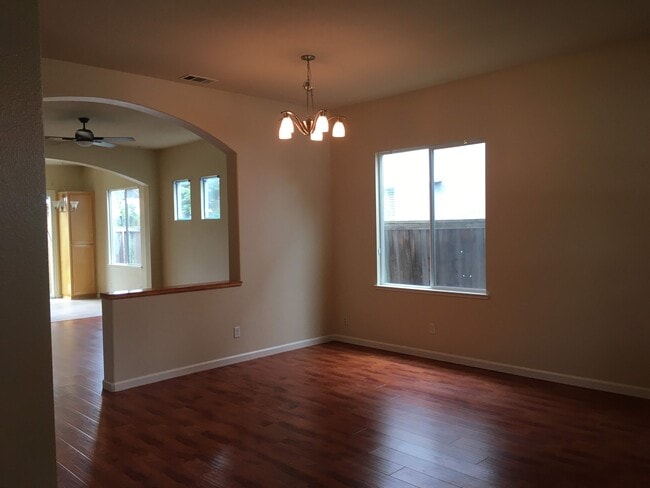Formal dining area - 6461 Cormorant Cir
