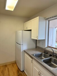 Building Photo - Parkglen, 2 bedroom, 2 bath Ground floor u...