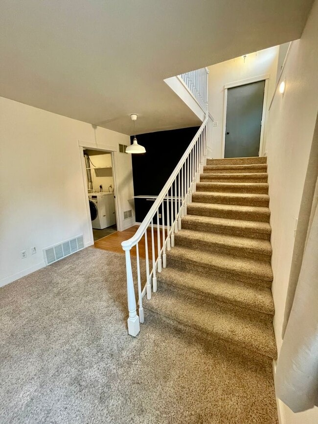 Building Photo - Beautifully Renovated 4-Bedroom Home Near West Blvd