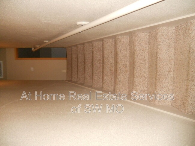 Building Photo - 650 Rilynn Ave