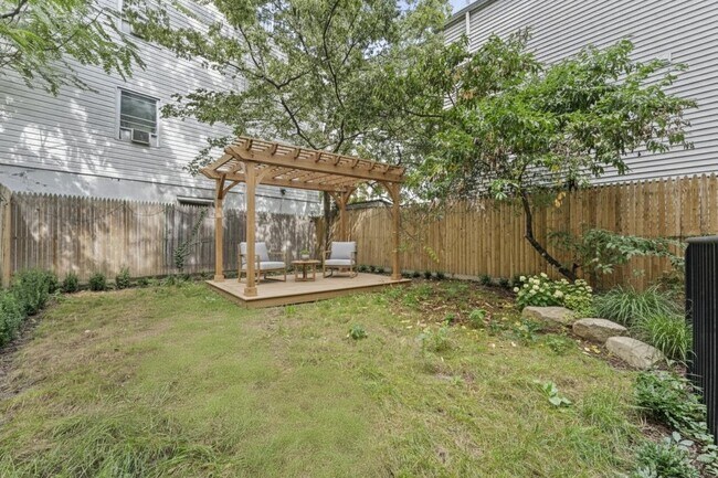 Building Photo - 2505 Central Ave