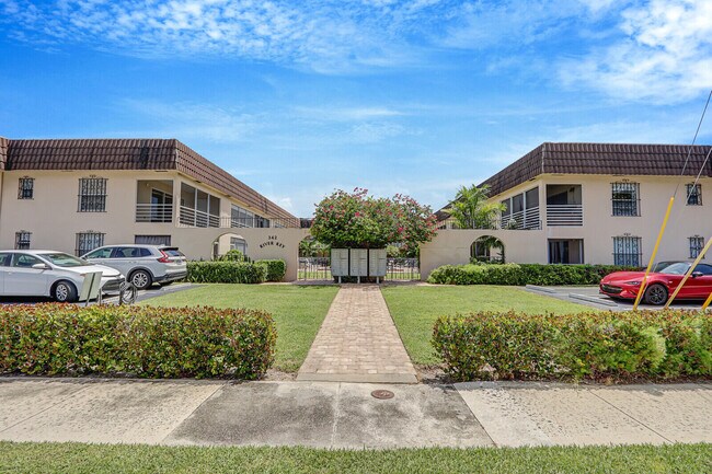 Primary Photo - 342 Southwind Dr