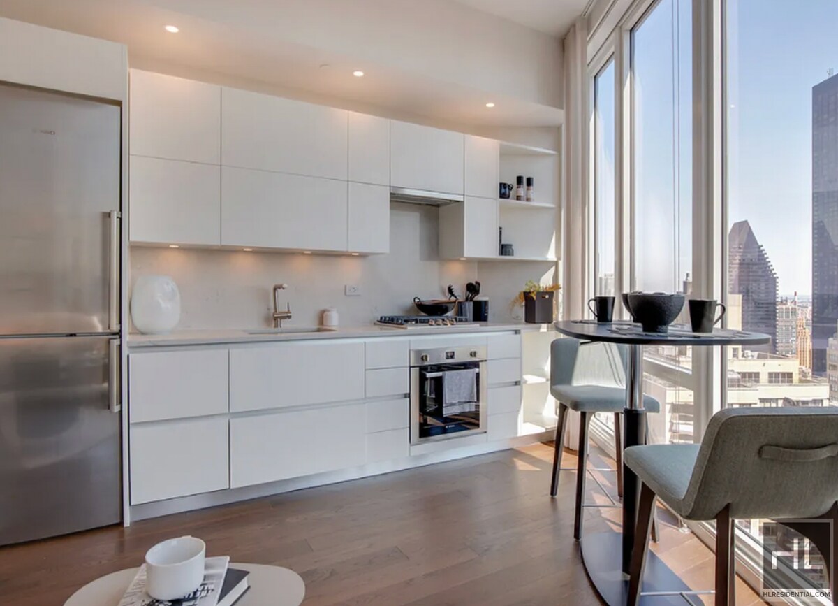 Building Photo - East 44th Street