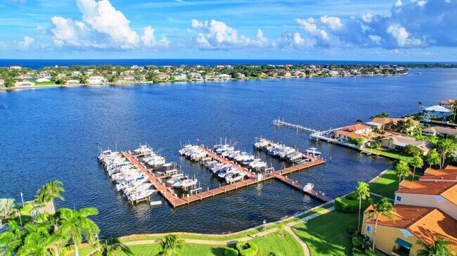 Building Photo - 107 Yacht Club Way