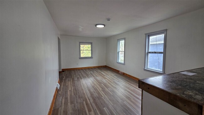 Building Photo - 35 Dayton St