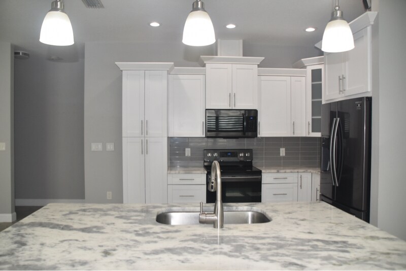 Building Photo - 6412 S Adelia Ave