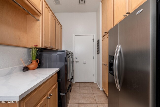 Building Photo - 5712 E Blue Sky Dr