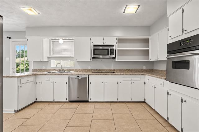 Building Photo - 8057 Fall River Dr