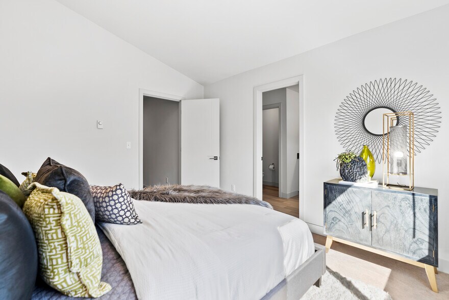 Building Photo - 17905 35th Ave SE