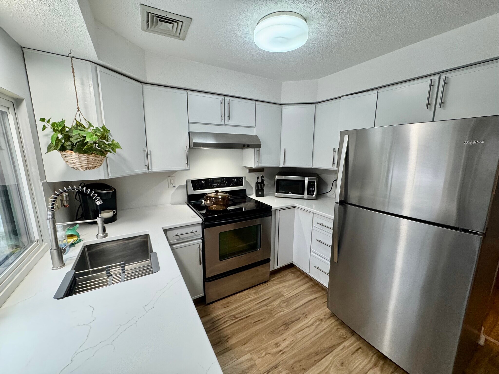 Building Photo - 300 Brittany Farms Rd