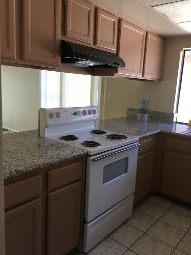 Building Photo - Great Location close to shopping at Durango and Summerlin Parkway