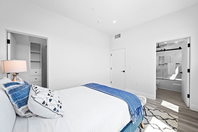 Building Photo - Stunning brand-new 3 Bedroom 4 Bathroom townhouse with private garage and rooftop balcony!