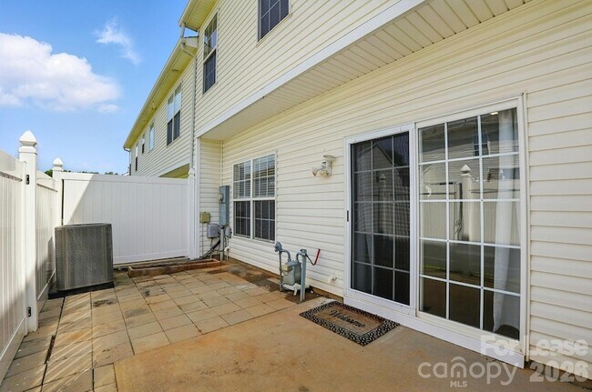 Building Photo - 12244 Stratfield Pl Cir