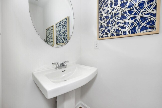 Building Photo - BRAND NEW 3 Bed 2.5 bathroom townhomes in Madison!