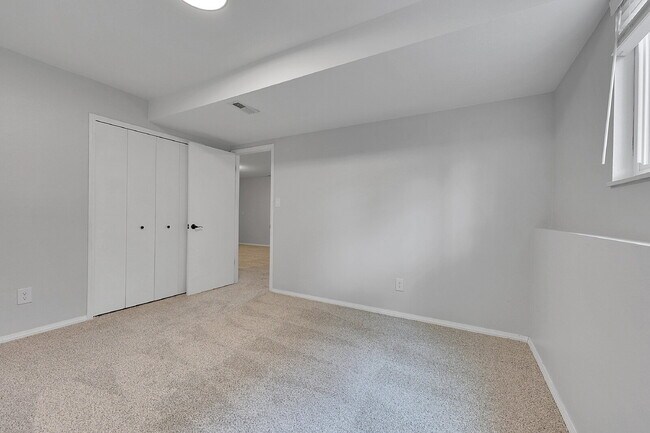 Building Photo - $2,700.00 - 4 Beds, 2 Baths, Single Family...