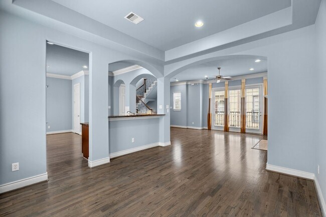 Building Photo - 2820 Sherwin St