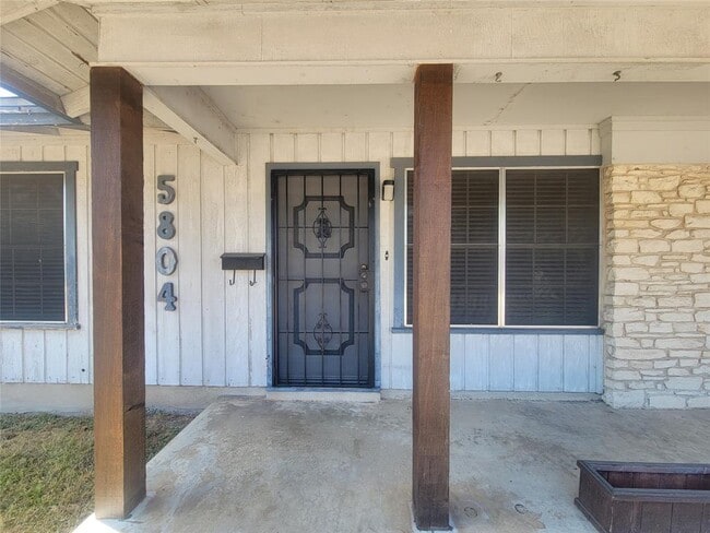 Building Photo - 5804 Nassau Dr
