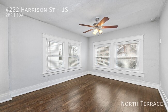 Building Photo - Renovated 1 Bedroom in Hyde Park, near Mid...