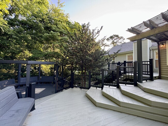 Building Photo - 220 Konawa Ln