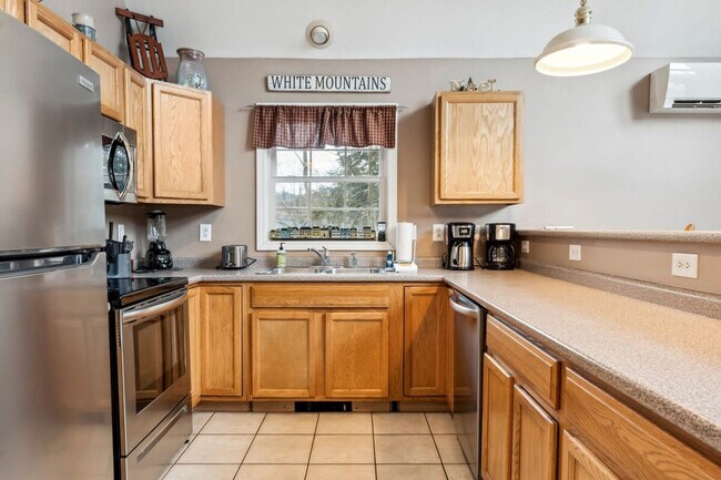 Building Photo - 291 Ash St