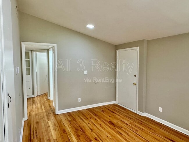 Building Photo - 3600 Nottingham Rd