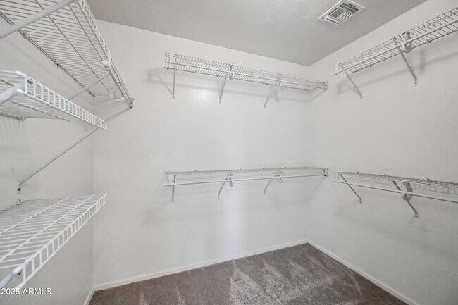 Building Photo - 10043 E Isabella Ave