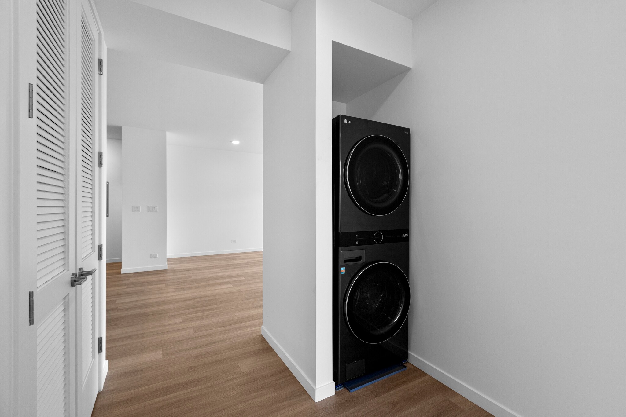 Building Photo - 204 S Leavitt St