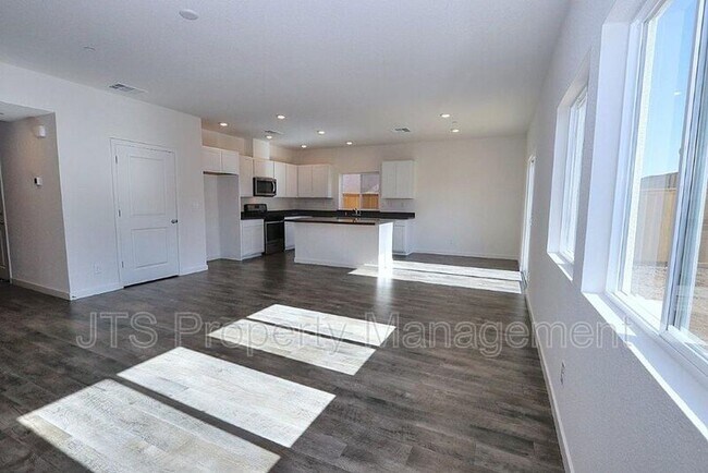 Building Photo - 716 Franklin St