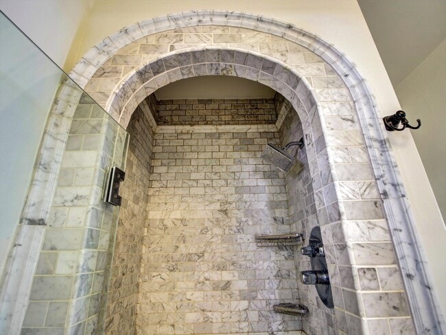 Building Photo - 203 S Stanley Dr